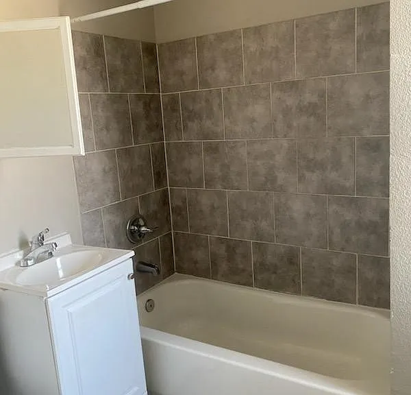 2702 Peery Ave #3E — Photo 7