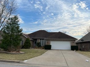 1164 W Rockhill Ave, Springfield, MO 65810