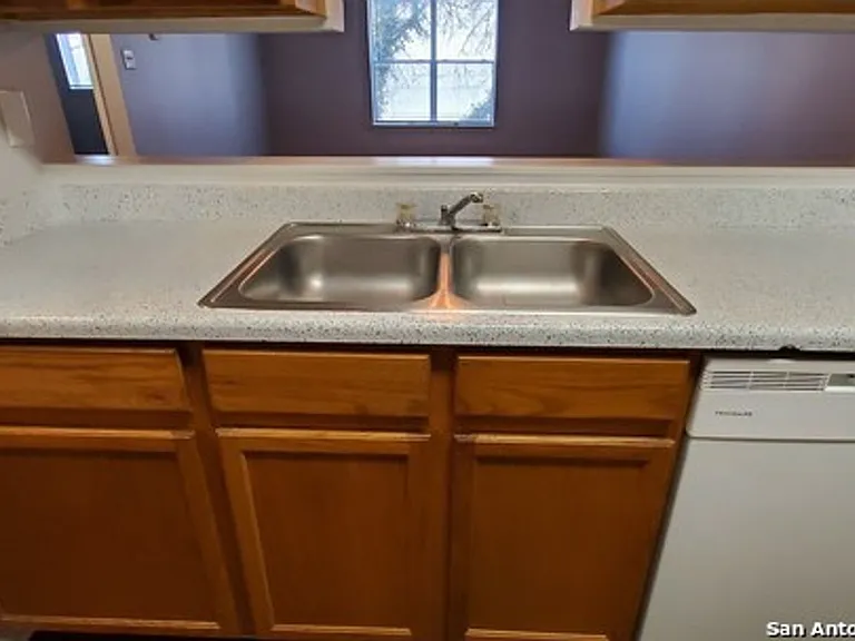 538 Dukeway Dr #C — Photo 8