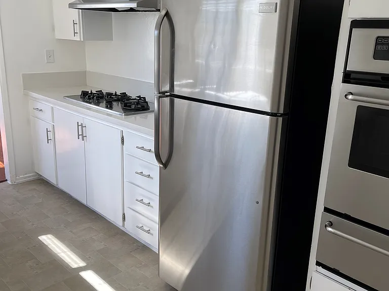 340 South St. Andrews Place — Photo 30
