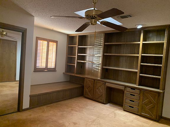 3rd image of 500 Bradley Ln