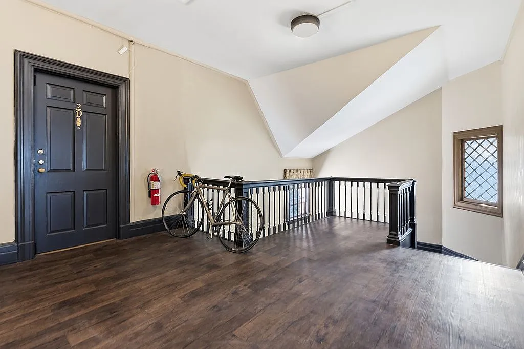 Studio, 450 sqft, $2,350 — Photo 4