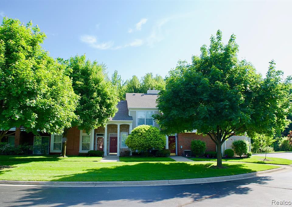 1st image of 4783 Berkshire Dr