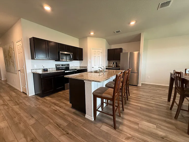 2621 Torbensen Ct — Photo 6