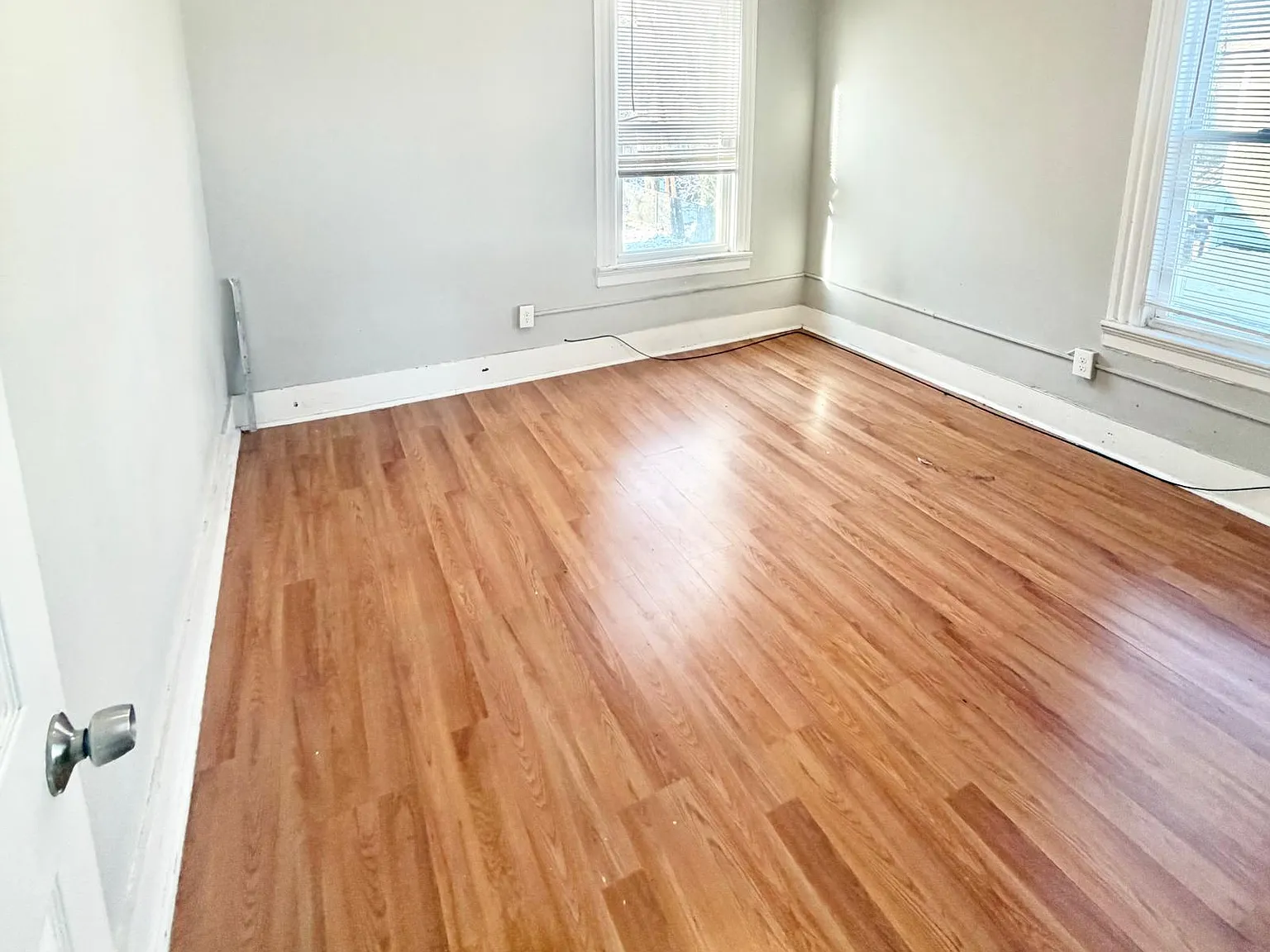 5 bed, 1.5 bath, 1500 sqft, $2,650 — Photo 2