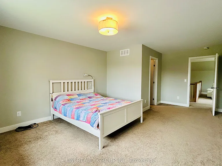 70 Stanhope Ct — Photo 21
