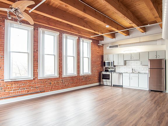 5th image of 510 Delaware St APT 310