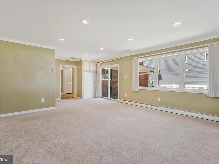 304 Patrick St SW — Photo 17