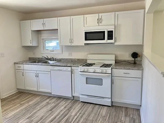 1 bed, 736 sqft, $1,700 — Photo 2