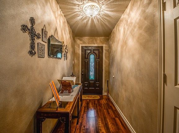 4th image of 4421 79th St