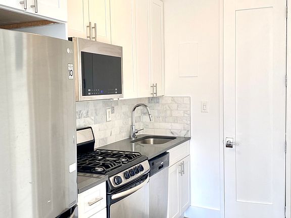5th image of 1736 2nd Ave APT 4B