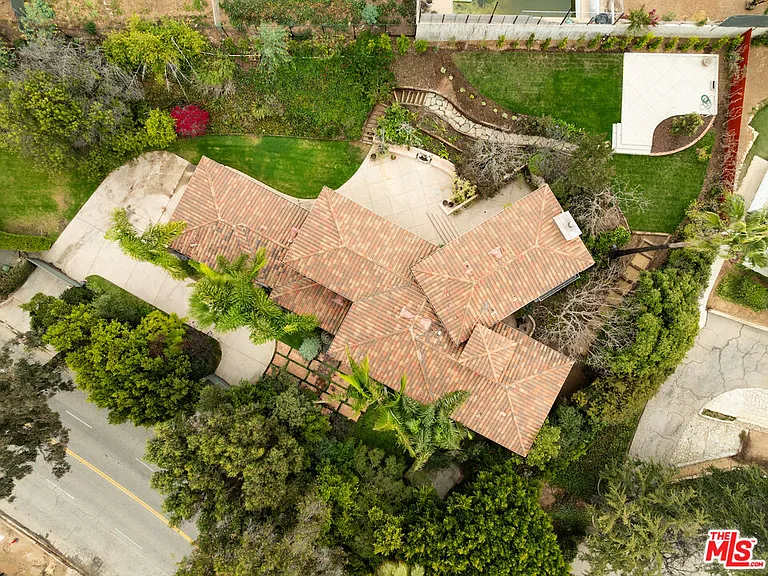 16820 W Sunset Blvd — Photo 35