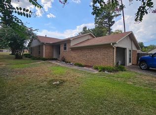 1910 Harmon Dr, Benton, AR 72015