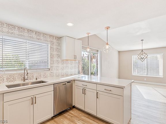 5th image of 323 Quito Ct