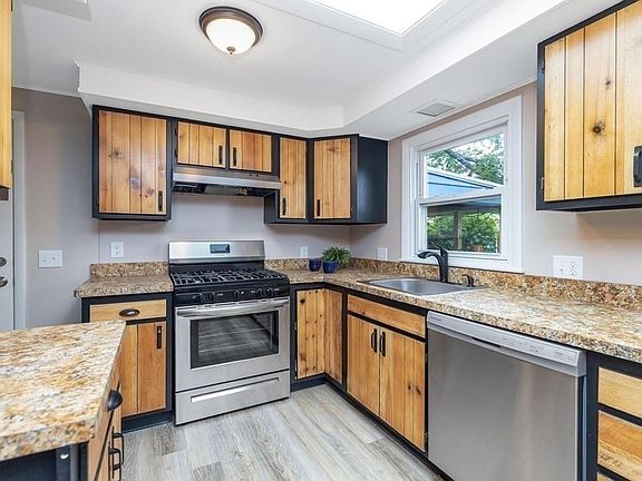 5th image of 426 Homestead Ave