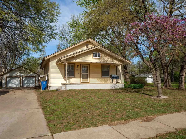 237 S 4th Ave, Clearwater, KS 67026