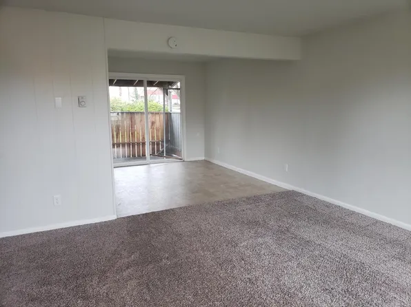 1017 SE Lyle St APT 1, Dallas, OR 97338