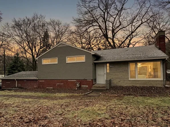 735 Warner Ave N, Saint Paul, MN 55115