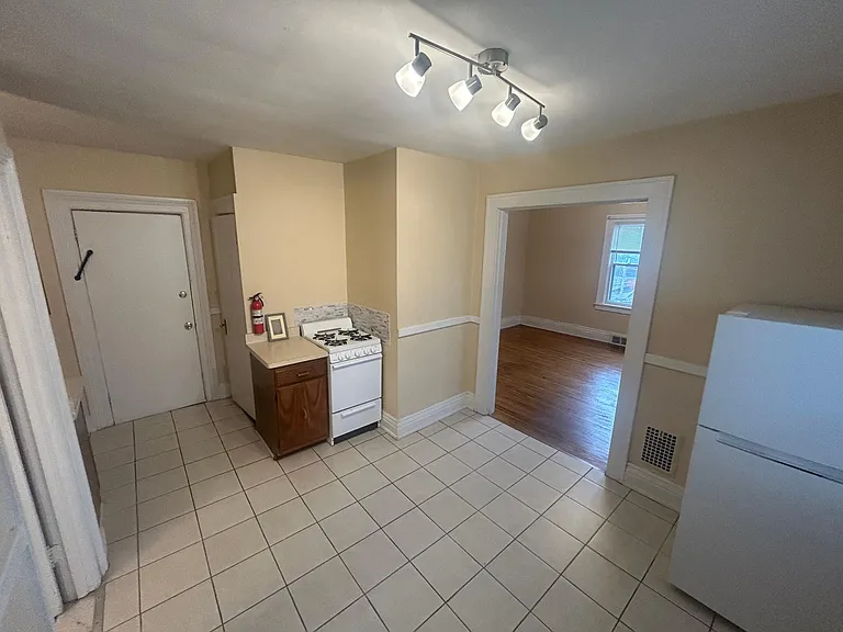 1421 South Ave #5 — Photo 3