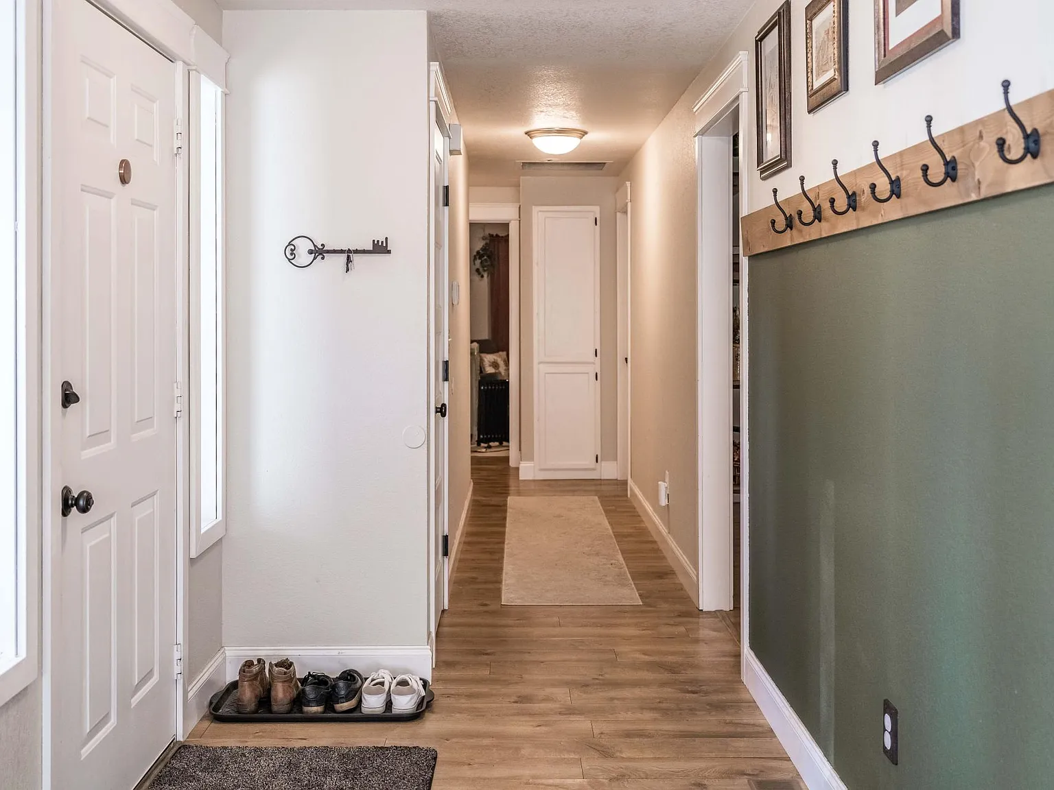 3 bed, 1582 sqft, $2,950 — Photo 2