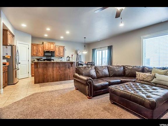 5th image of 1316 N Willowbrook Ln