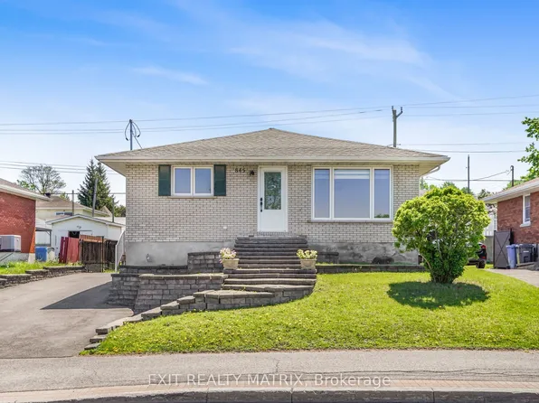 845 Cartier Blvd, Hawkesbury, ON K6A 1W9