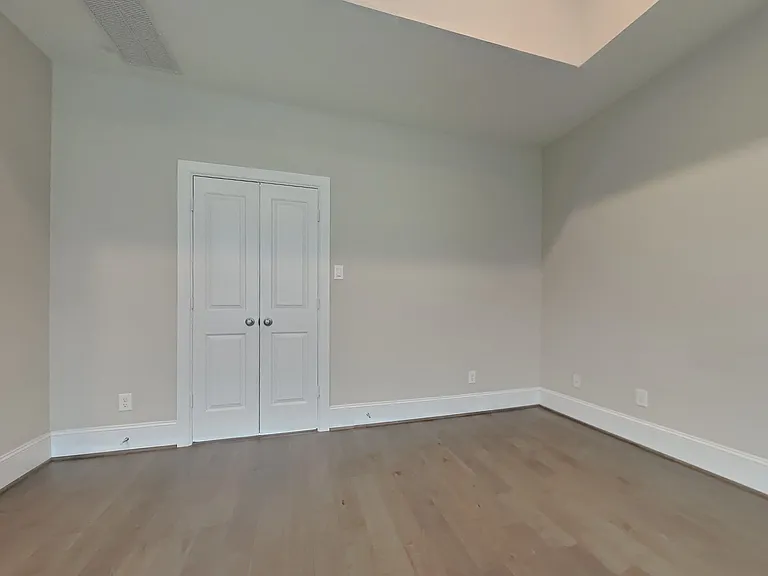 5417 Larkin St — Photo 5