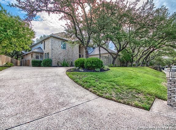 2nd image of 12526 Elm Country Ln