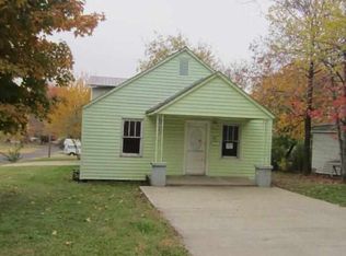 813 10th St, Monett, MO 65708