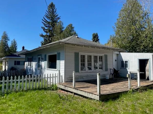 3165 Merritt St, Conway, MI 49722