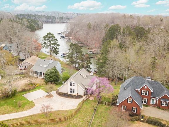 3rd image of 166 Indian Cove Dr