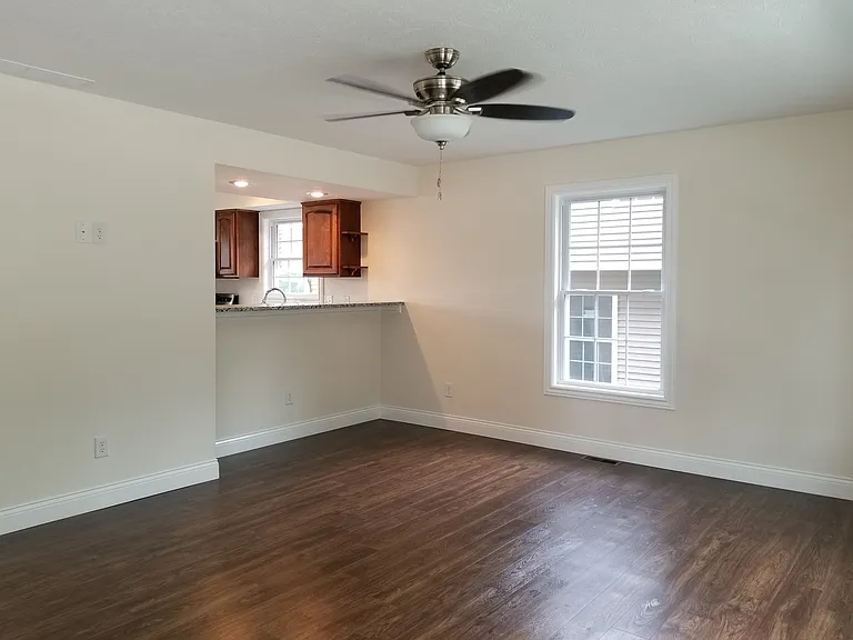 2266 S Samuel Ln — Photo 11