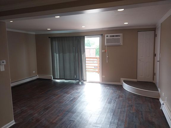 5th image of 629 W 65th St APT 6
