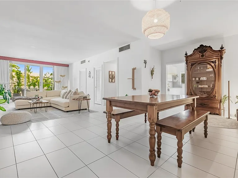 5001 Collins Ave #1K — Photo 3
