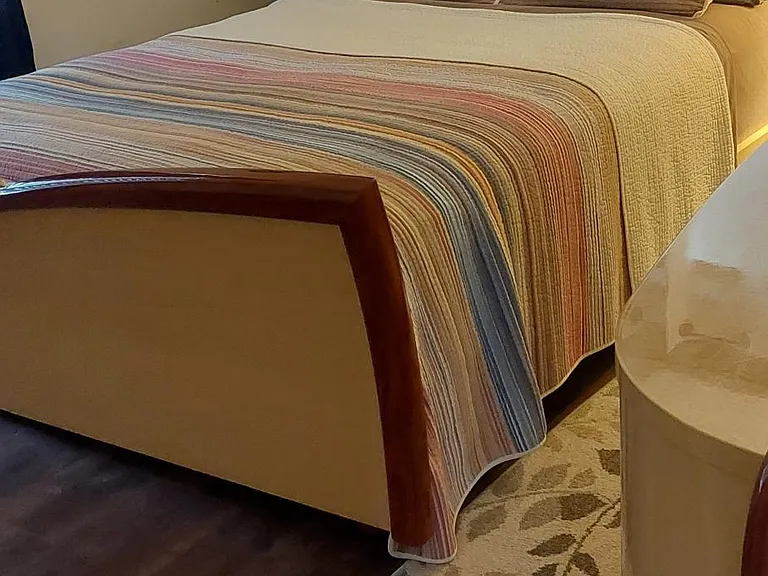 Main Bedroom Queen