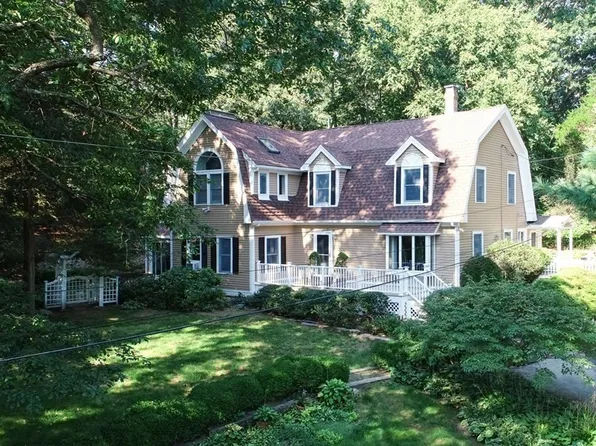 59 Dodges Row, Wenham, MA 01984