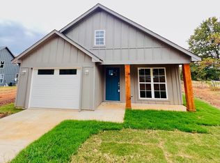404 W 2nd St, Durant, OK 74701
