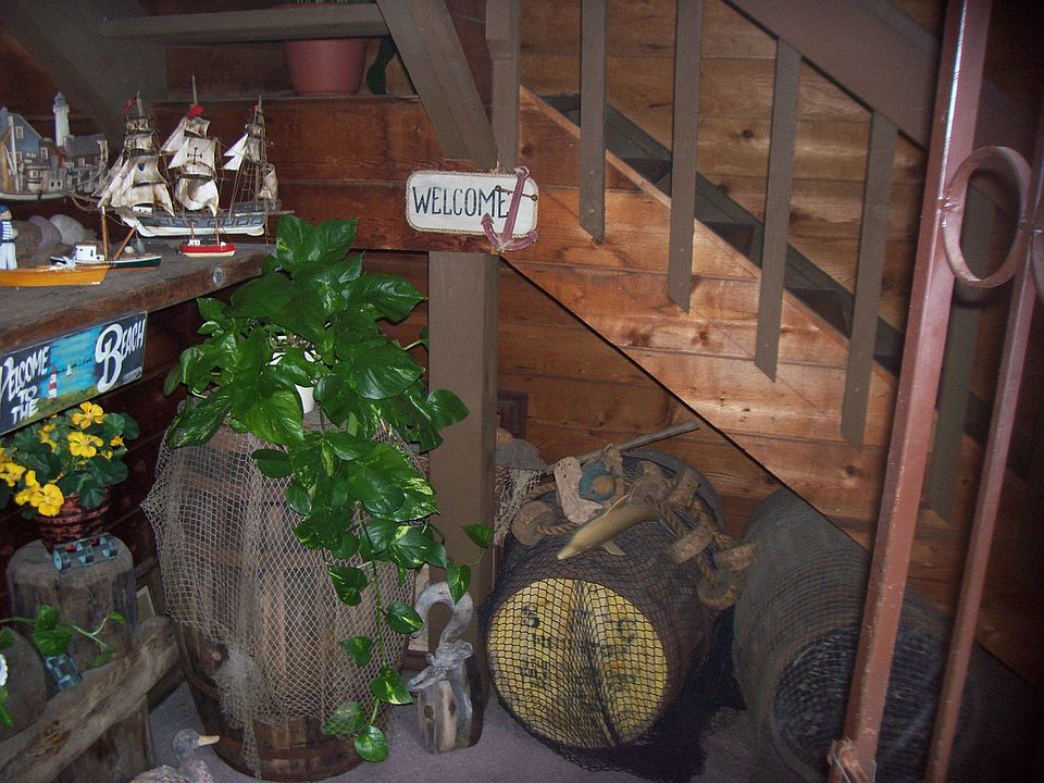 apt entrance