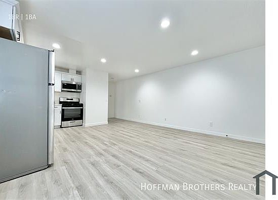 2nd image of 402 N Ardmore Ave
