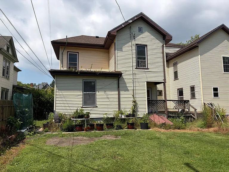 705-707 N East St — Photo 15