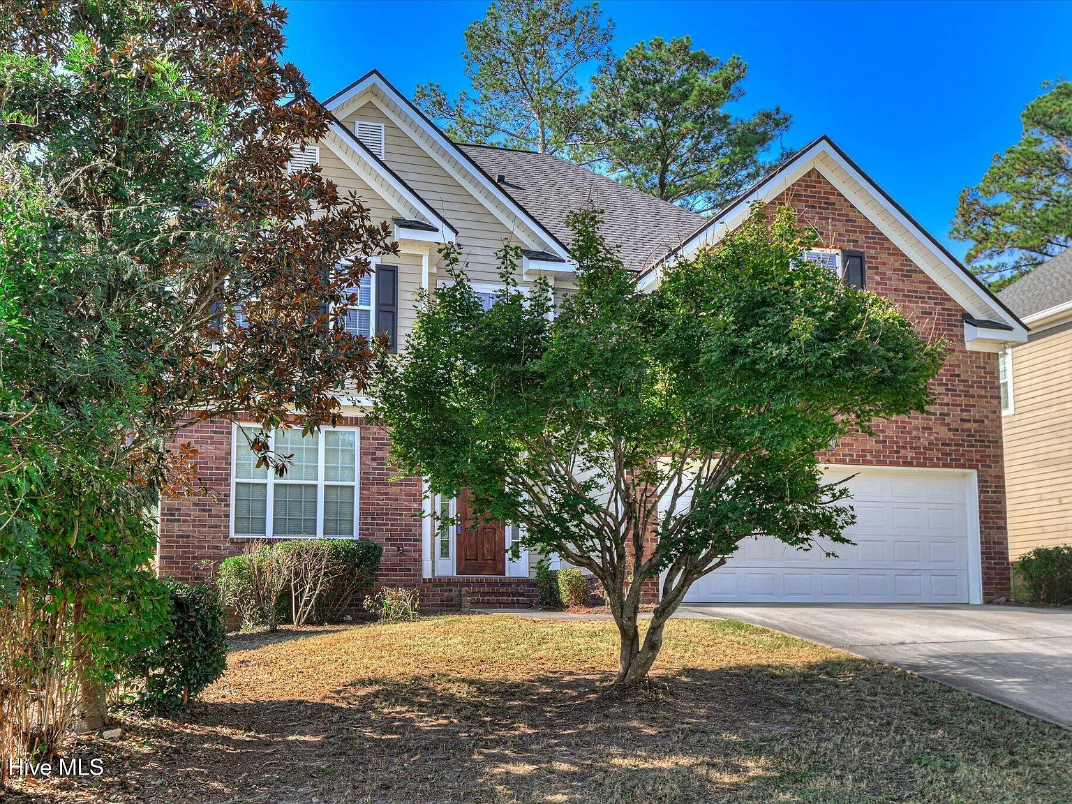 5 bed, 3.0 bath, 2438 sqft, $2,300 — Photo 4