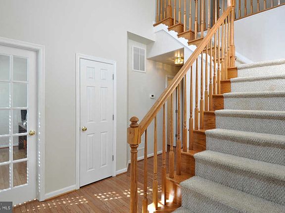 5th image of 8112 Chester Ct