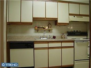 3rd image of 810 Garnet Dr