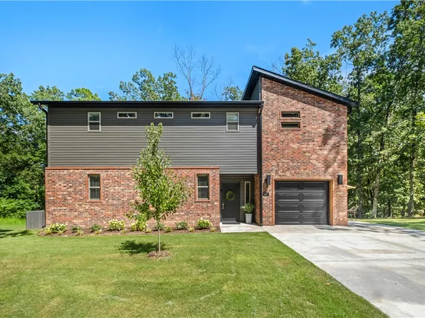 43 Saint Austell Dr, Bella Vista, AR 72714
