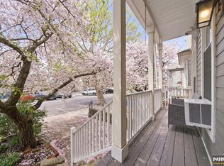 22 Laidlaw Ave, Jersey City, NJ 07306
