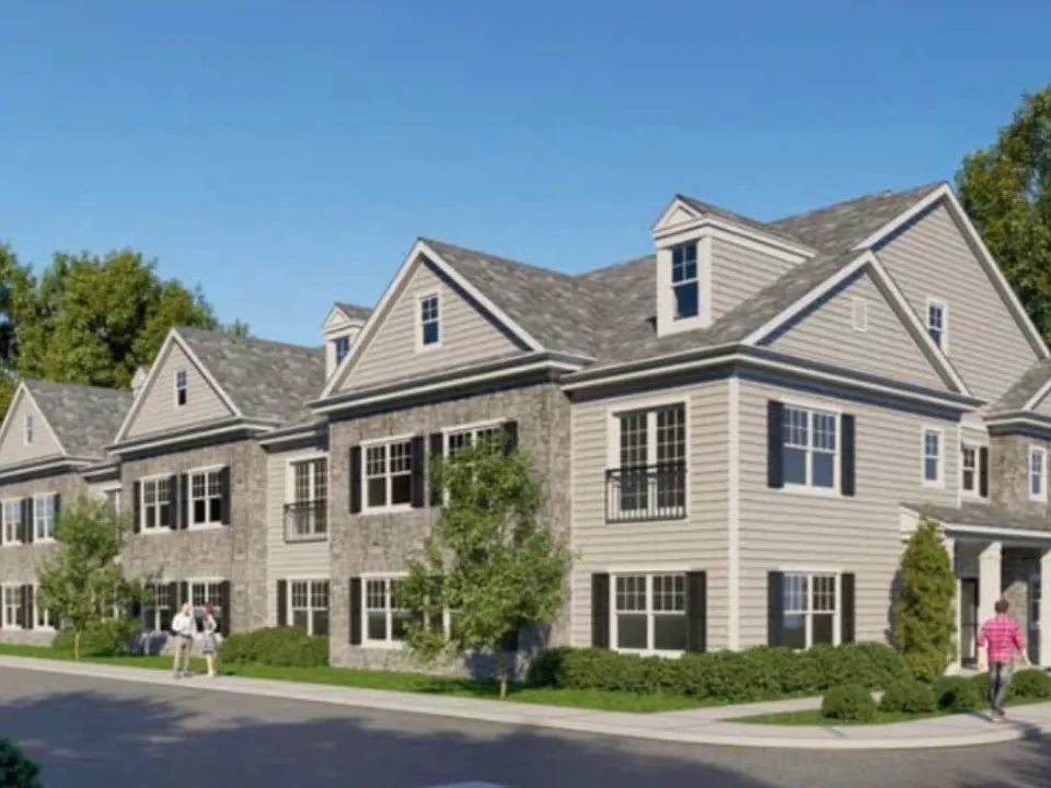 7 Franklin Ave #103
