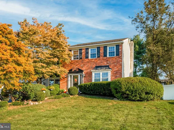 517 Newport Cir, Langhorne, PA 19053