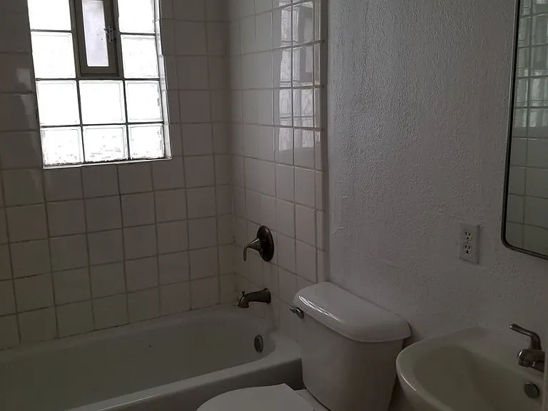 2425 N Cramer St — Photo 12