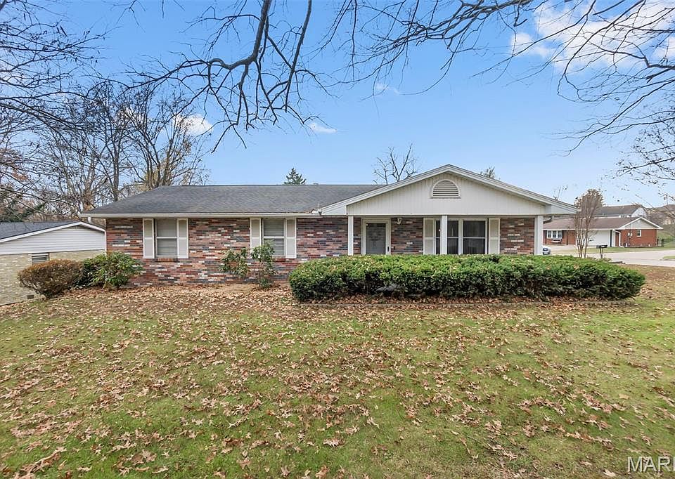 1st image of 864 Strawberry Ln