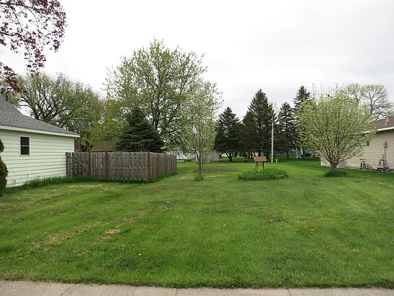 5th image of 602 2nd Ave S